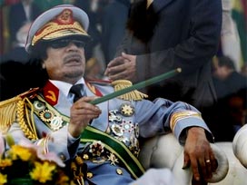 Kaddafi'nin sadık askerleri sınırda