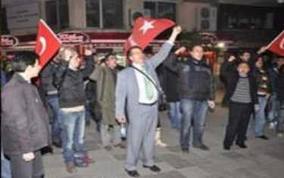 İşçi Partililer AKP binasını bastı