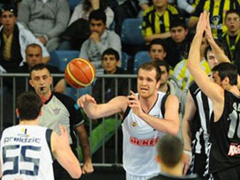 Potada Fener'in serisini Beşiktaş