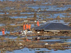 Japonya'da ölü sayısı 2.400'ü aştı