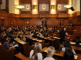 Almanya çok tarışılan yasayı kabul etti