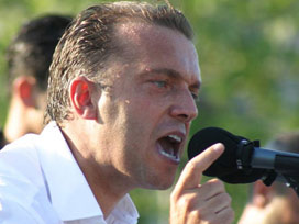 Cem Uzan da milletvekili adayı oldu