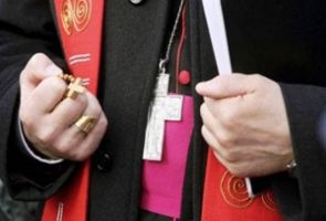 'Komutanın emriyle Malatya'da papaz oldum'