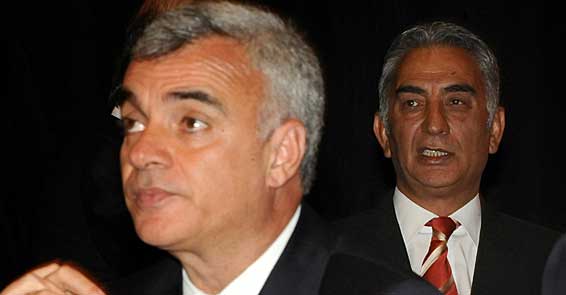 Galatasaray'da 3 istifa birden!