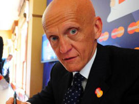 Collina uğurumuz halen sürüyor