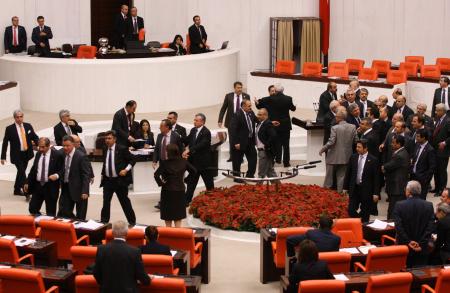 Meclis'te Fethullah Gülen kavgası