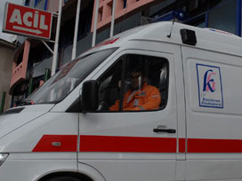 Başına 30 cm'lik tahta saplandı