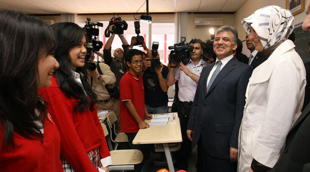 Gül, Endonezya'dan savunma projesiyle döndü