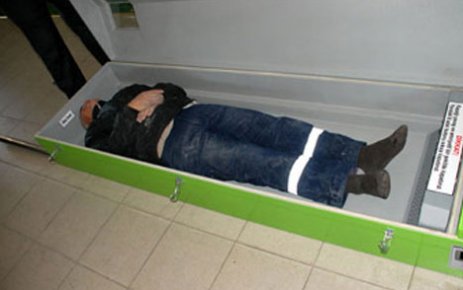 Karadenizli'den Klimalı Tabut Hizmeti