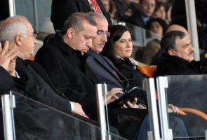 Şu Tayyip gitsin de nasıl giderse gitsin!