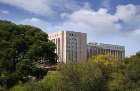 Mahkum 3. kattan sarkıttığı çarşafla kaçtı