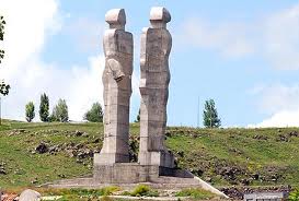 'Ucube' anıtının yıkımına başlanıyor