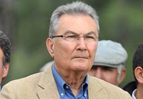 Deniz Baykal'a Yumurtalı Saldırı