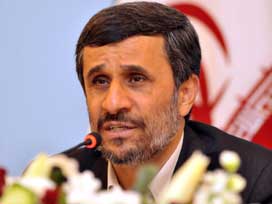 Ahmedinejad'tan Libya tepkisi