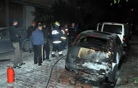 Bakırköy'de 12 araç kundaklandı