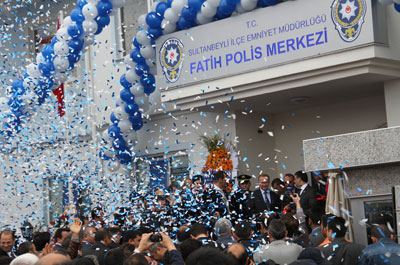 Sultanbeyli'de örnek polis merkezleri açıldı