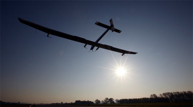 Güneş enerjisiyle çalışan uçak ilk seferine çıktı