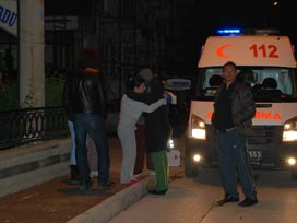 Halk geceyi sokakta gaçirdi