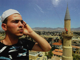 Bu gençler caminin yolunu bilmiyor