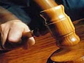 Türbanını çıkar diyen yargıca dava açtı