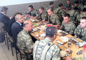 Kenya'dan Döndü Aktütün'e Gitti