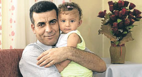 Babası gelmeyince bebeği kurşunladılar