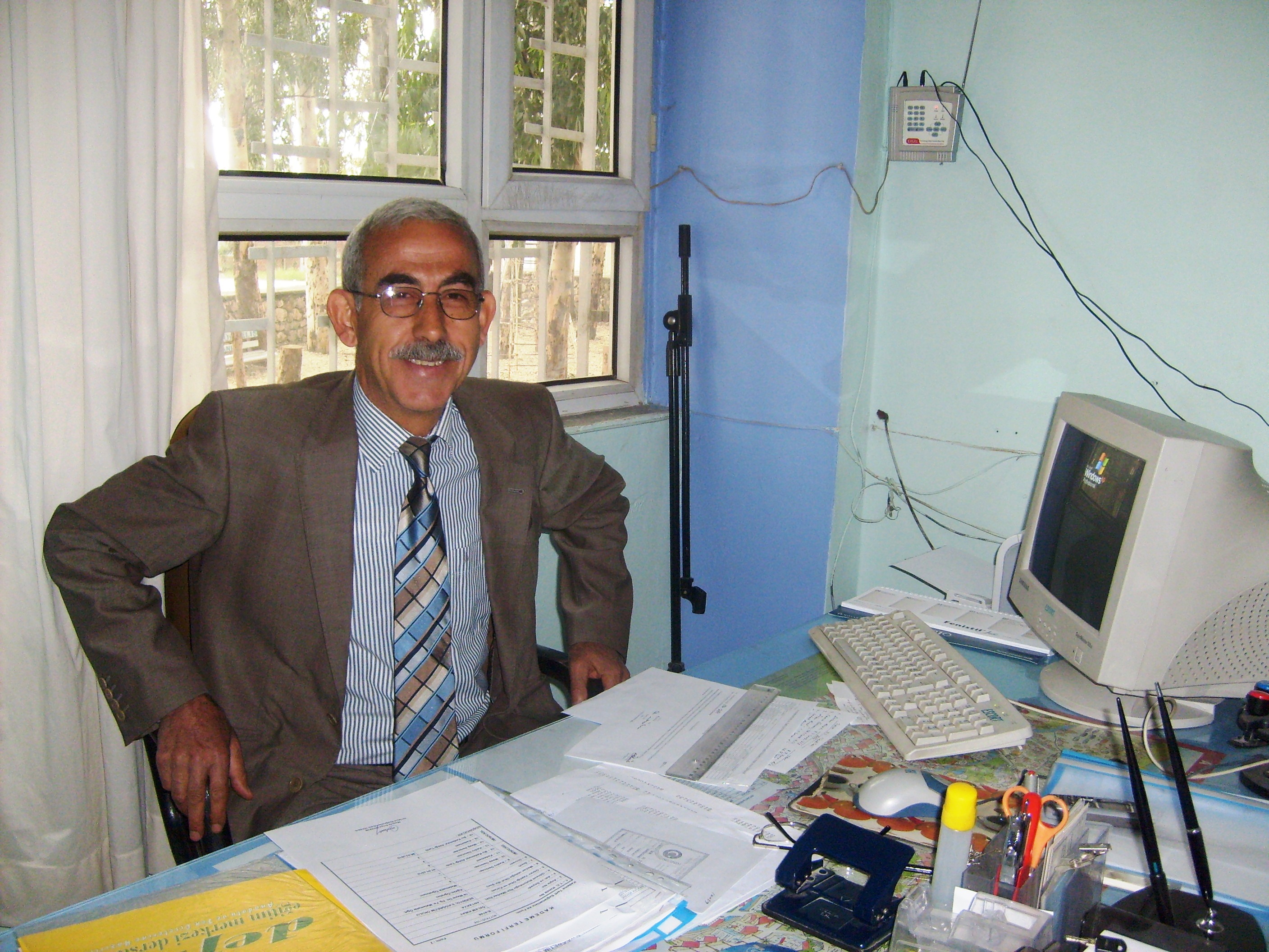 Serinyol İlköğretim Mahmut Hoca'sına Ağlıyor!