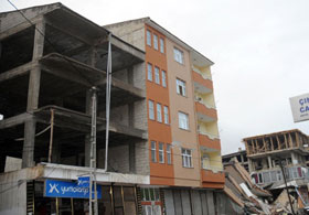 İki Bina Bir Kolon!