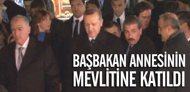 Erdoğan annesi için Kur'an okudu