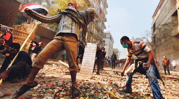 Tahrir'in tansiyonu düşmüyor