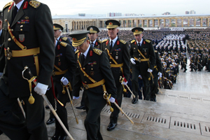 Balyoz'a dokunanı yaktılar