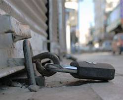 Cizre’de Kepenkler Kapalı