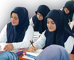 Okulda 5. sınıflara başörtüsü reformu