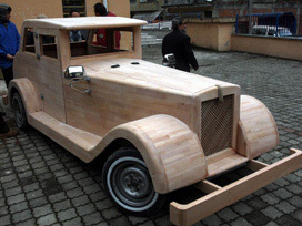 100 Km yapabilen tahta otomobil