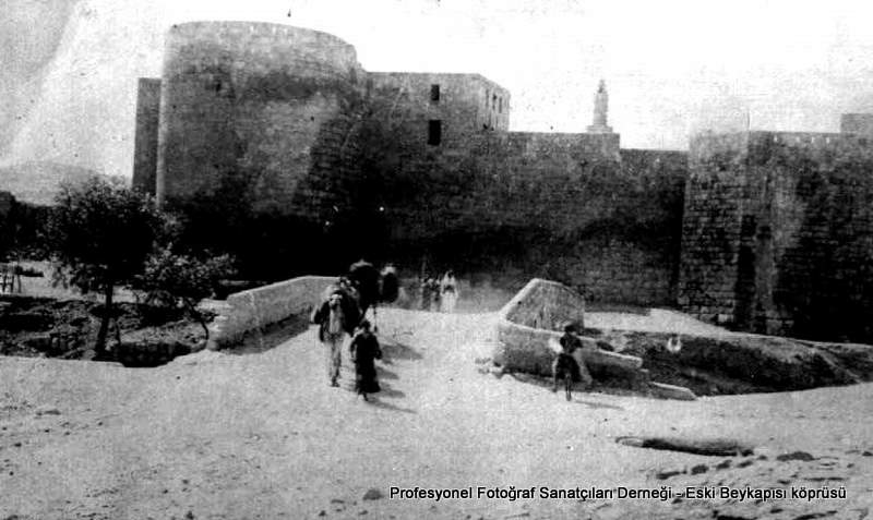 KÜÇÜK; ‘TARİHİ BEYKAPISI  KÖPRÜSÜDE ORTAYA ÇIKARILSIN’