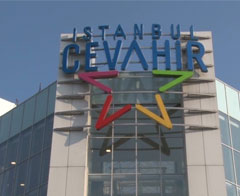 Cevahir AVM önünde şok ölüm