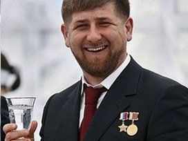 Şeriat, futbol ve eğlenceyle uyutan diktatör