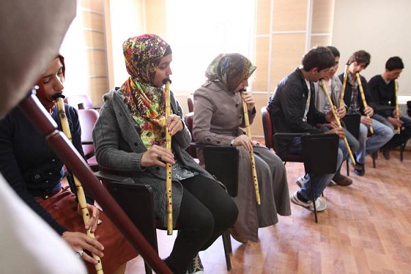 BAYBURT ÜNİVERSİTESİ ÖĞRENCİLERİ “NEY” ÖĞRENİYOR