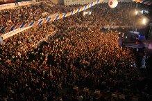 Murat Boz’a 10 Bin Kişilik Koro