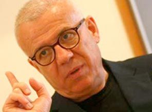 Özkök Esad'ı yazdı ama kendini unuttu!