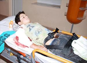 Tüfek ateş alınca oğlunu kolundan yaraladı