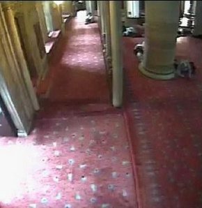 Telefon hırsızını kıyafetleri eleverdi!