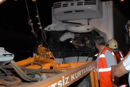 FSM köprüsndeki kaza  trafiği kilitledi!