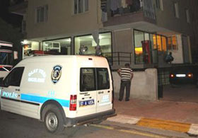 Kolunu cama vurdu ve öldü!