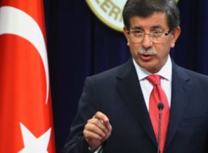 Bakan Davutoğlu Türkiye'ye döndü