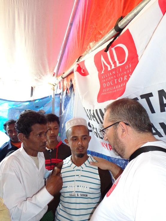 Arakan'a yardım götüren ilk sağlık ekibi AID oldu.