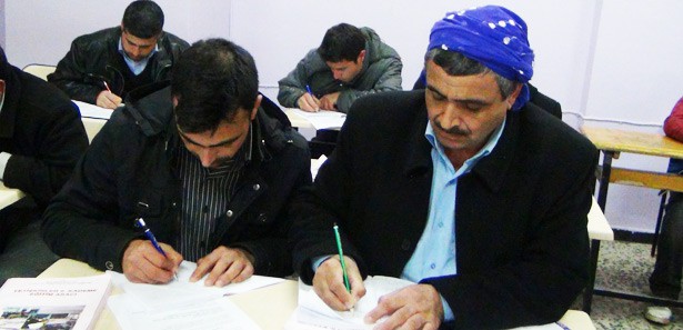 63 yaşındaki baba oğluyla aynı sırada