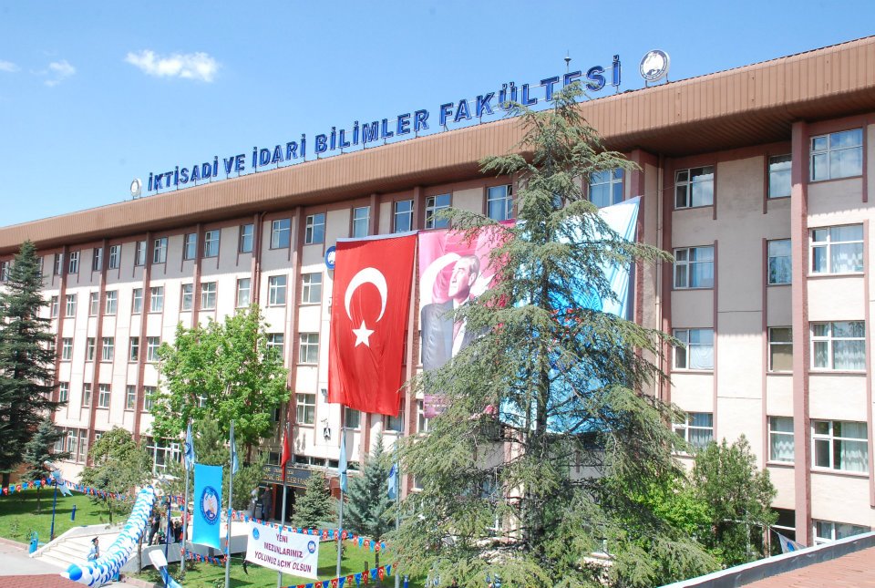 Gazi İİBF’de 21 Kredi Sevinci