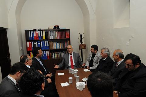 TYB'DE VALİ MUTLU'YU TEBESSÜM ETTİREN SÜRPRİZ