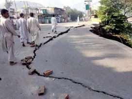 Pakistan'da deprem: 135 kişi öldü